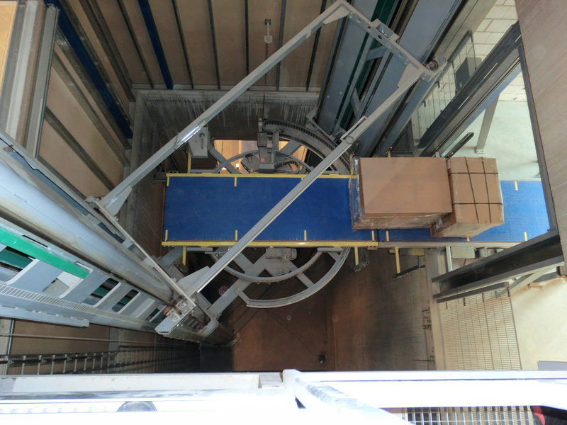 Senkrechtfoerderer Vertikalfoerderer Logistik Systeme Materialflusssysteme Baust